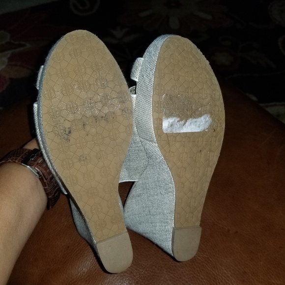 Lilly Pulitzer linen wedge heels - Picture 5 of 5